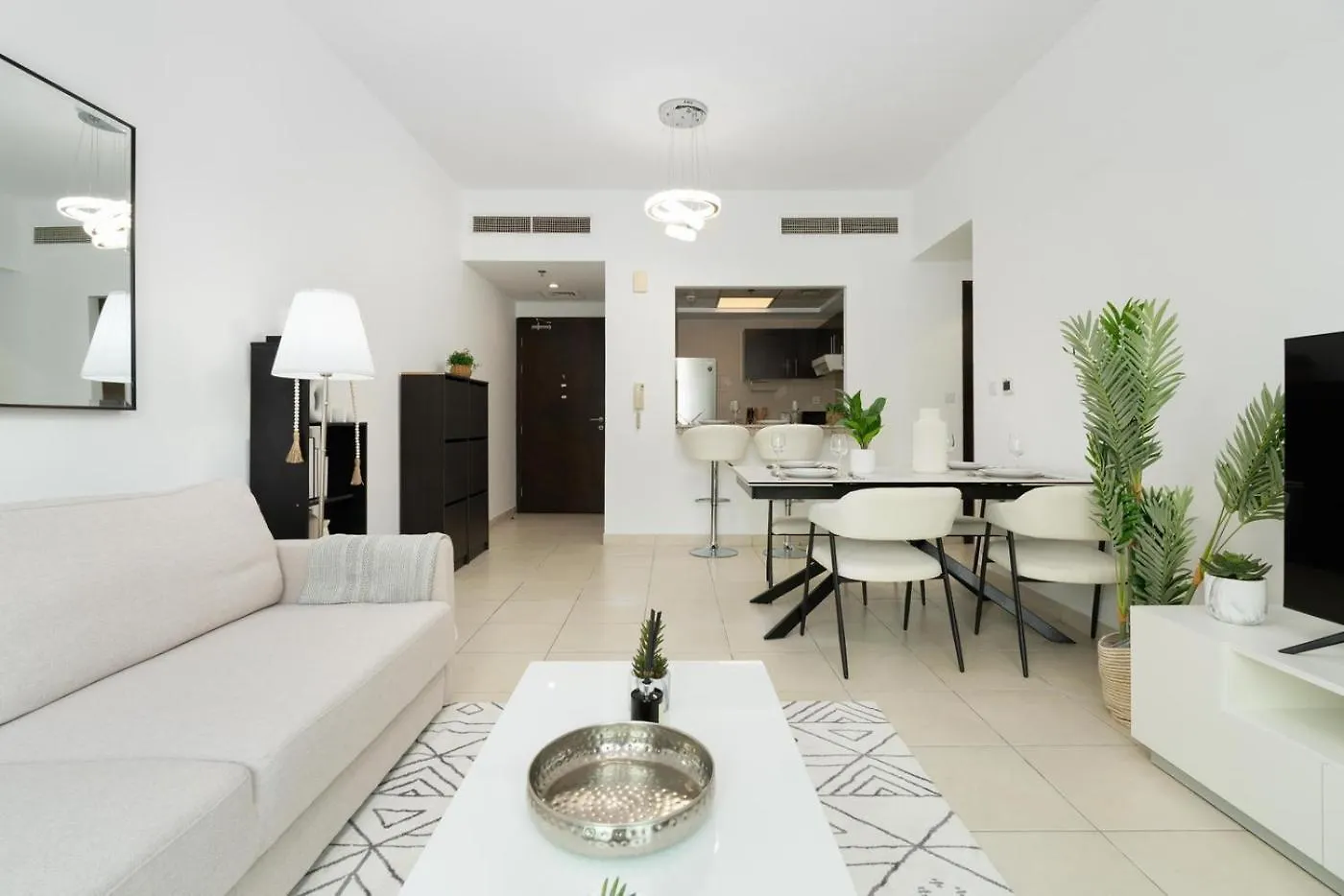 Opulent 1 Bedroom Marina View Dubai